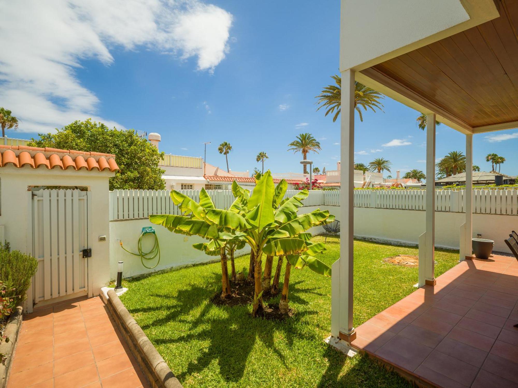 Banana House In Top Location By Tenpropertiesgc Маспаломас Екстериор снимка